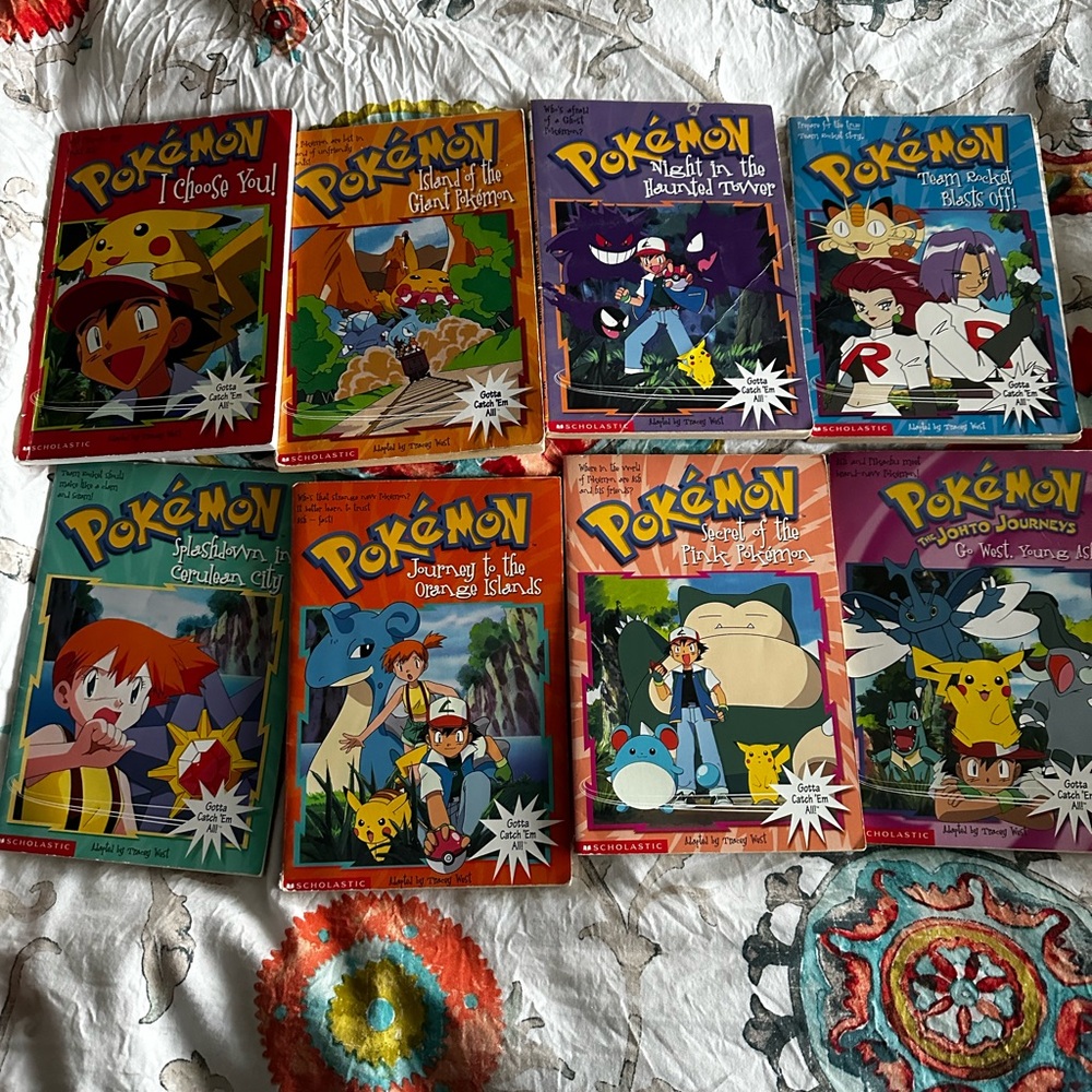 8 Kids Scholastic Pokémon books